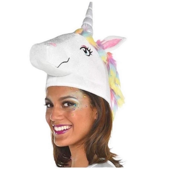 Adult's unicorn plush hat - Picture 3 of 5
